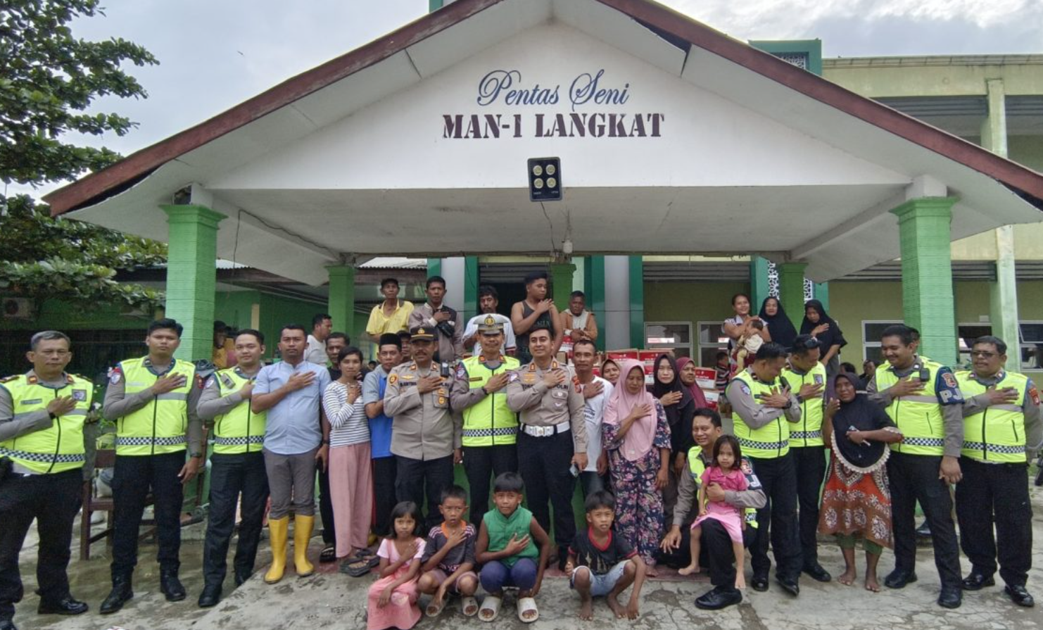 Korlantas kirim bantuan ke Langkat