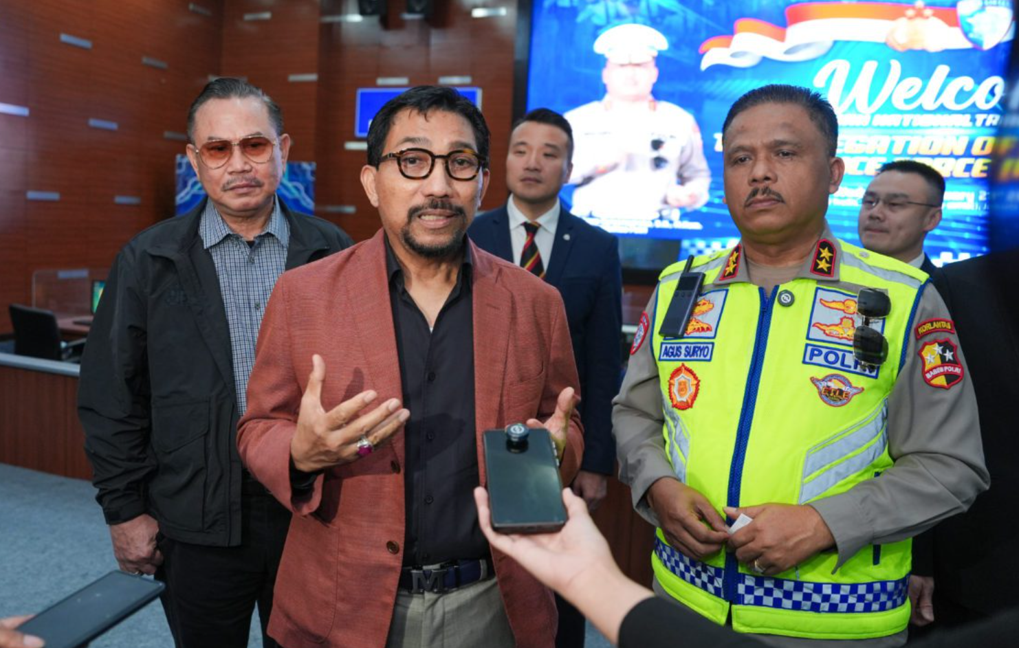 Anggota DPR memuji inovasi Korantas Polri melalui ETLE Drone yang dinilai menjawab tantangan lalu lintas modern.