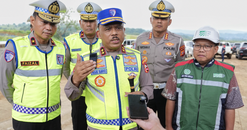 Kakorlantas Polri Irjen Pol Drs. Agus Suryonugroho S.H., M.Hum. di Tol Bocimix
